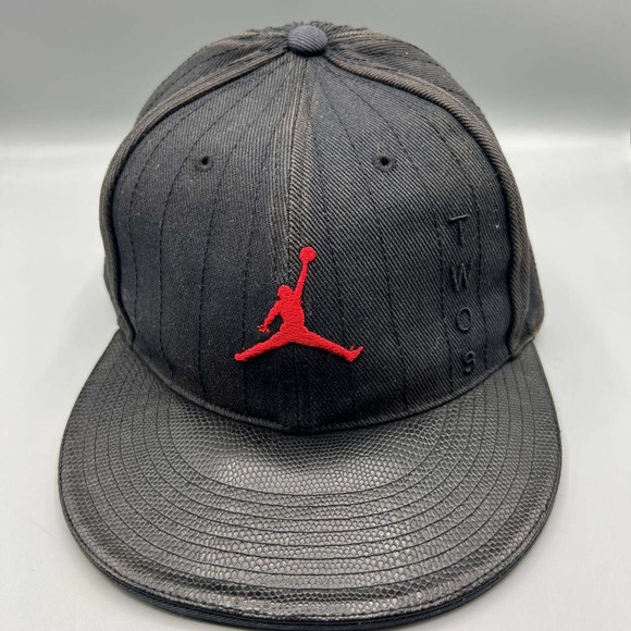 Air Jordan Hat Men 7 1/8‎ Black Flu Game Two 3 Embroidered Jumpman Fitted Cap